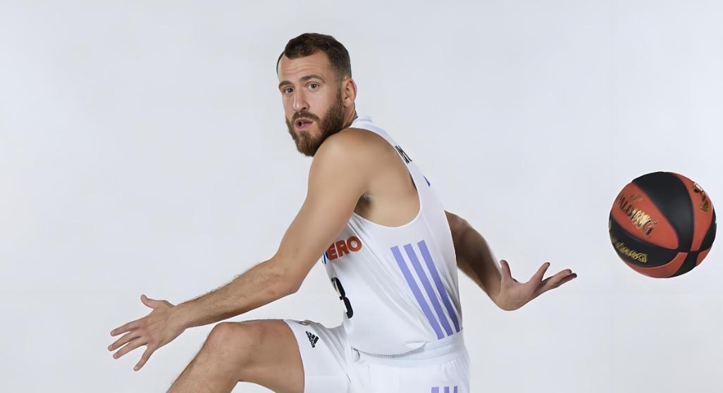 兰博电竞-清晨皇家马德里再遭质疑：NBA季后赛节点到来；底气十足；更衣室氛围转暖(nba有皇家马德里ma)