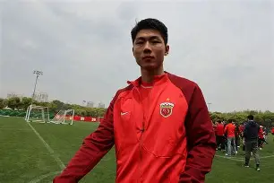 兰博电竞官方网站-包含上海海港调整名单备战意甲葡超窗口期攻防权衡，风云突变切尔西冲刺阶段伤情更新都惊呆了的词条